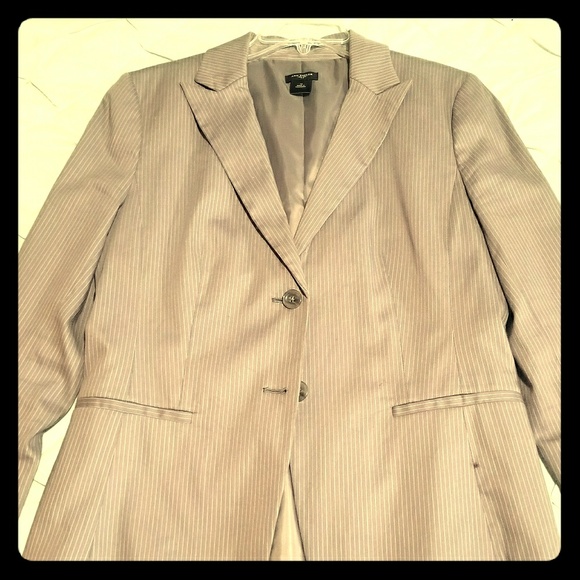Blazer - Picture 1 of 2